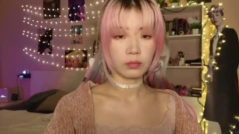 EveEva online show from March 16, 2026, 3:23 am