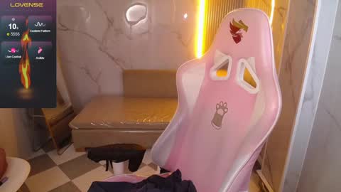  evoni  online show from October 9, 2025, 12:58 pm