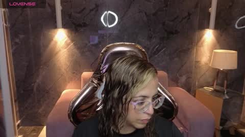  evoni  online show from January 6, 2026, 12:42 pm