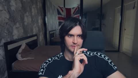 Keanu online show from November 11, 2025, 1:11 pm