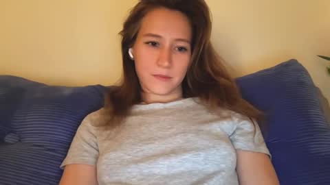 Snapshot of _feli_ chatting on February 14, 2025, 3:22 am all my social     online show from February 14, 2025, 3:22 am