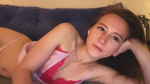 Snapshot of _feli_ chatting on February 21, 2025, 2:28 am all my social     online show from February 21, 2025, 2:28 am