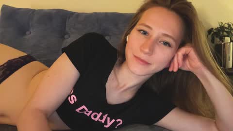 Snapshot of _feli_ chatting on February 26, 2025, 1:53 am all my social     online show from February 26, 2025, 1:53 am