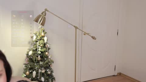 Essie  online show from January 11, 2025, 3:34 am