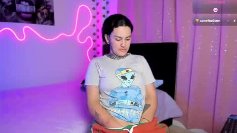 LEEP  online show from December 1, 2025, 1:21 am