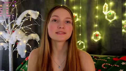 Snapshot of _green_green_ chatting on December 28, 2024, 4:30 am Milly online show from December 28, 2024, 4:30 am