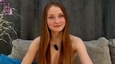 Snapshot of _green_green_ chatting on February 19, 2025, 1:29 am Milly online show from February 19, 2025, 1:29 am