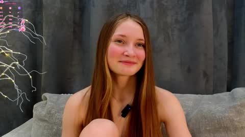 Snapshot of _green_green_ chatting on February 19, 2025, 7:39 am Milly online show from February 19, 2025, 7:39 am