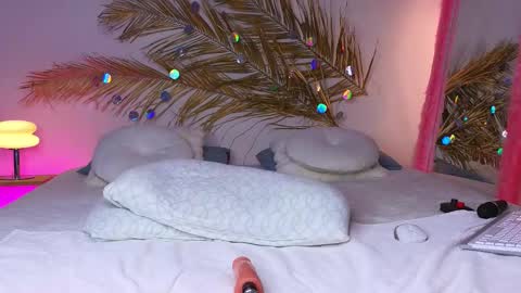 Holly online show from February 21, 2025, 10:39 am