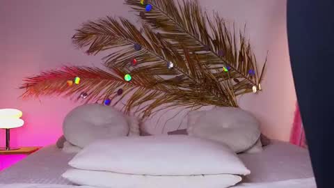 Holly online show from February 27, 2025, 5:13 am