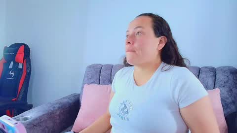 Honey online show from October 15, 2025, 1:33 pm