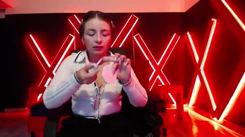 Isa online show from November 17, 2025, 11:38 am