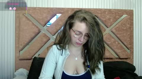 Snapshot of _isaabellaa chatting on May 18, 2026, 1:06 pm Isa online show from May 18, 2026, 1:06 pm