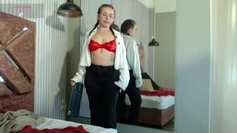 Snapshot of _isaabellaa chatting on May 22, 2026, 1:17 pm Isa online show from May 22, 2026, 1:17 pm