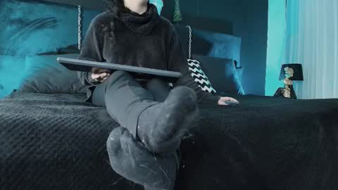 Miss Jade online show from December 4, 2025, 12:03 pm