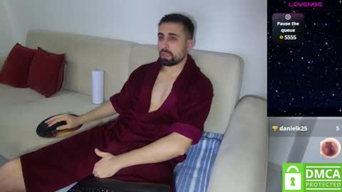 _jeem_ online show from February 6, 2025, 6:24 pm