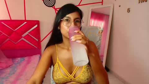 Snapshot of _jessi69_ chatting on February 9, 2025, 5:43 pm Jesica online show from February 9, 2025, 5:43 pm