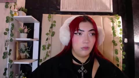 Mia online show from February 22, 2025, 3:58 pm