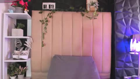 Mia online show from January 19, 2026, 4:11 pm