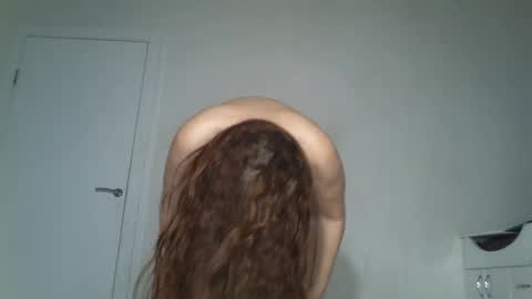 KAPELKA   online show from January 31, 2026, 9:02 pm