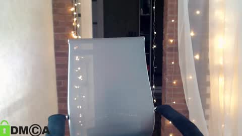  karolina online show from February 23, 2025, 1:53 pm