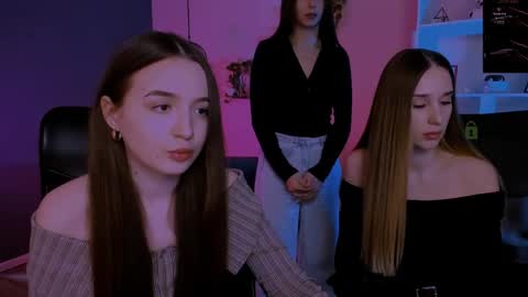 _kellykitten_ online show from March 27, 2026, 10:04 am