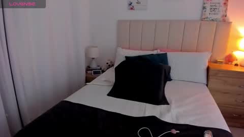 Snapshot of _kimdesire chatting on November 19, 2025, 3:50 am Kim online show from November 19, 2025, 3:50 am