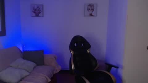 _kitten_1 online show from December 22, 2025, 2:08 am