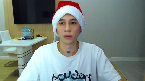 Snapshot of _kurt chatting on December 25, 2024, 9:33 pm Kurt online show from December 25, 2024, 9:33 pm