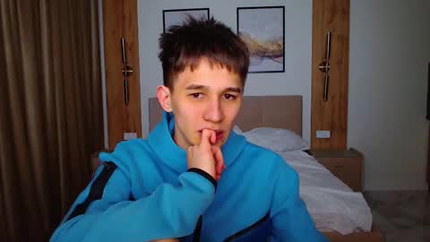 Snapshot of _kurt chatting on February 19, 2025, 9:25 pm Kurt online show from February 19, 2025, 9:25 pm