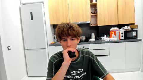 Snapshot of _kurt chatting on September 11, 2025, 12:44 am Kurt online show from September 11, 2025, 12:44 am