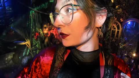 Lady Luna online show from April 2, 2026, 9:23 pm