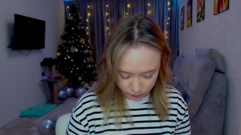 Snapshot of _lalune_ chatting on December 2, 2024, 3:14 pm _lalune_ online show from December 2, 2024, 3:14 pm