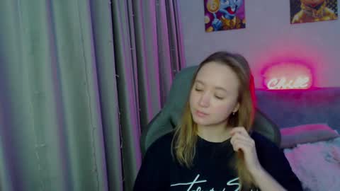 Snapshot of _lalune_ chatting on January 3, 2025, 11:01 pm _lalune_ online show from January 3, 2025, 11:01 pm