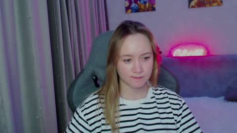 Snapshot of _lalune_ chatting on January 16, 2025, 9:51 pm _lalune_ online show from January 16, 2025, 9:51 pm