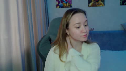 Snapshot of _lalune_ chatting on February 6, 2025, 8:29 am _lalune_ online show from February 6, 2025, 8:29 am