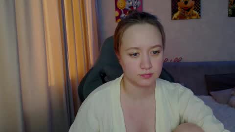 Snapshot of _lalune_ chatting on February 10, 2025, 12:29 pm _lalune_ online show from February 10, 2025, 12:29 pm