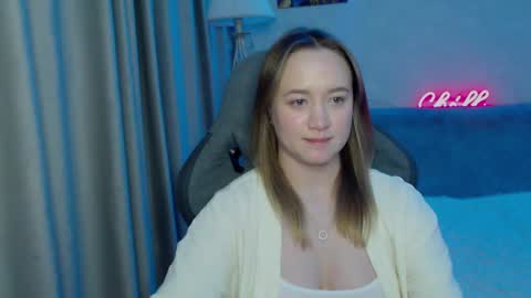 Snapshot of _lalune_ chatting on February 25, 2025, 1:20 am _lalune_ online show from February 25, 2025, 1:20 am