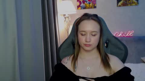 Snapshot of _lalune_ chatting on February 25, 2025, 10:29 pm _lalune_ online show from February 25, 2025, 10:29 pm
