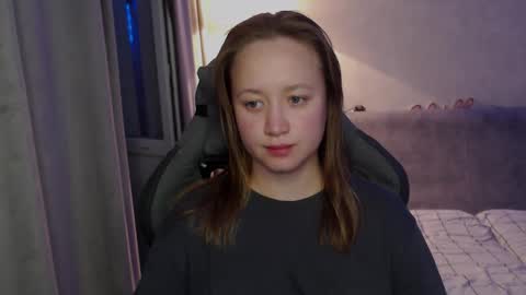 Snapshot of _lalune_ chatting on September 21, 2025, 5:58 pm _lalune_ online show from September 21, 2025, 5:58 pm