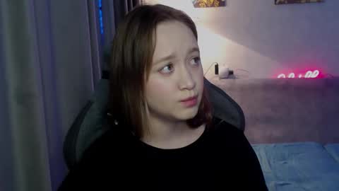 Snapshot of _lalune_ chatting on October 4, 2025, 4:49 pm _lalune_ online show from October 4, 2025, 4:49 pm