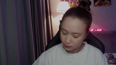 Snapshot of _lalune_ chatting on October 20, 2025, 2:56 am _lalune_ online show from October 20, 2025, 2:56 am