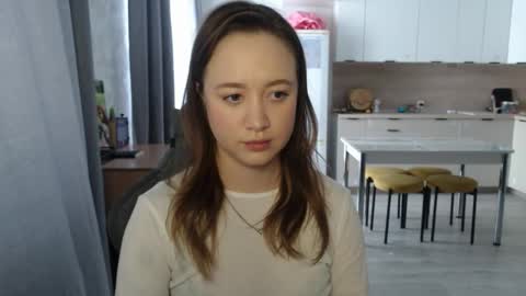 _lalune_ online show from March 5, 2026, 10:33 am