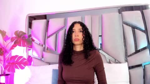 Lanna  online show from April 18, 2026, 11:47 am