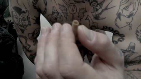 Layne online show from December 14, 2024, 7:51 am