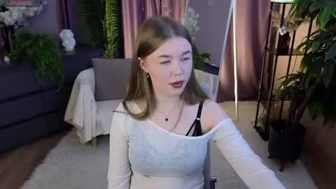 _liilcrystal_ online show from June 26, 2026, 7:07 pm