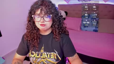 Liily online show from November 21, 2025, 9:02 pm