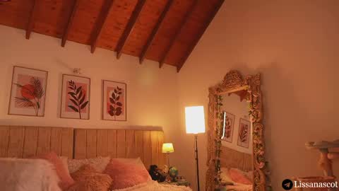 Lissana online show from April 12, 2026, 8:36 pm