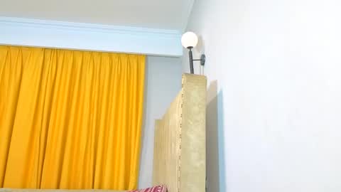 Littlevenus online show from April 12, 2026, 2:27 am