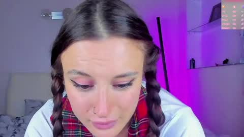 _lorra online show from May 19, 2026, 5:52 pm